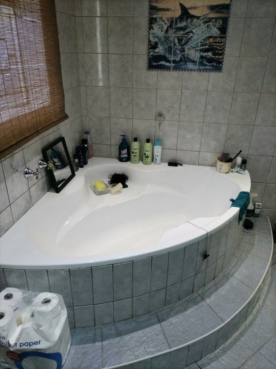 4 Bedroom Property for Sale in Retief Eastern Cape